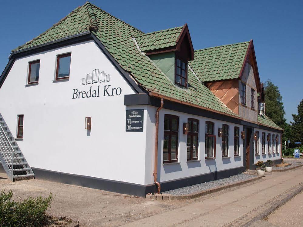 Отель Bredal Kro Экстерьер фото